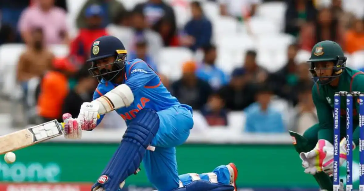 Karthik batting for Royal Challengers Bengaluru in the IPL