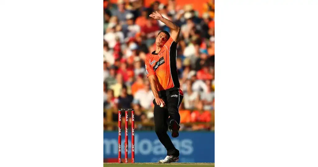 Nathan Coulter-Nile bowling for a Big Bash League team